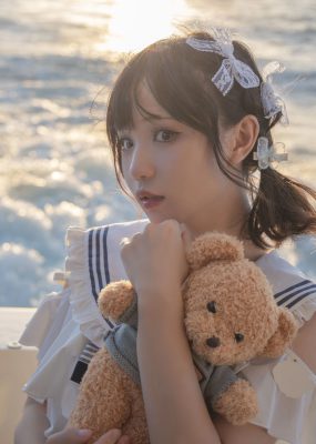 花柒Hana – 三亚熊之海军风泳装