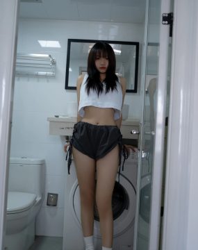 网红COS 柒柒要乖哦 – 初恋背心