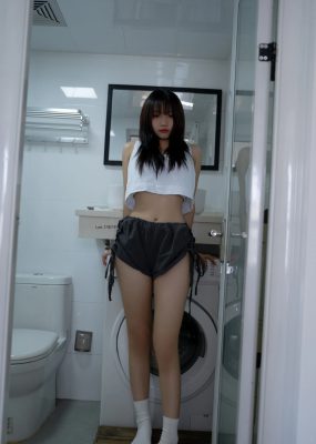 网红COS 柒柒要乖哦 – 初恋背心