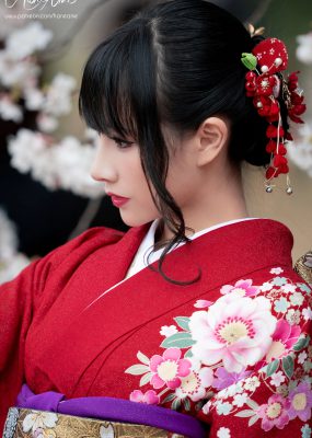 Hane Ame 雨波 – 赤紅和服