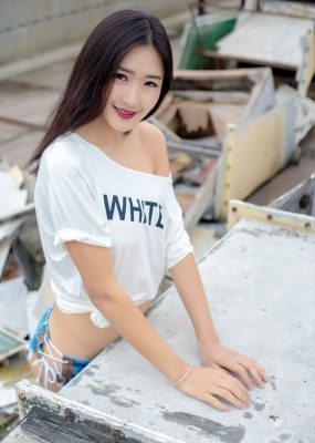 周琰琳LIN《红颜朱唇，宛若青莲出水》 秀人网 No.624