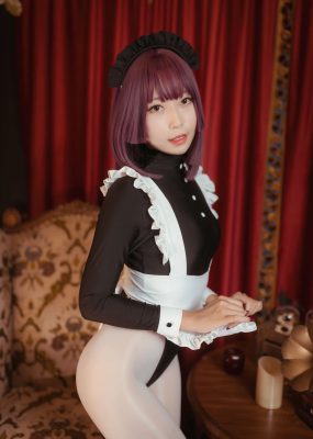 网红COS Money冷冷 – 高叉女仆