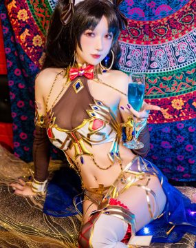网红COS 阿包也是兔娘 – 弓凛兔女郎