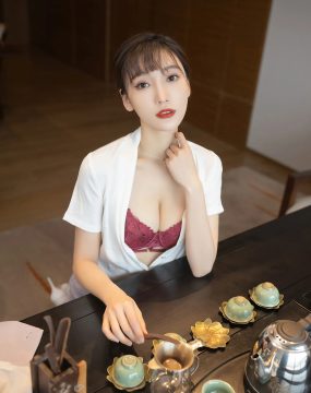 秀人网 No.4694 陆萱萱 短裙旅拍