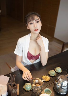 秀人网 No.4694 陆萱萱 短裙旅拍