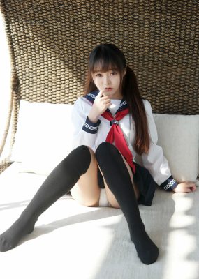 柳侑绮Sevenbaby《大理旅拍》水手服诱惑少女 模范学院 Vol.002