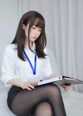 Coser小姐姐白银 – 制服