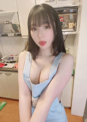 微博妹纸霜月shimo – 裸エプロン__━(___)━!