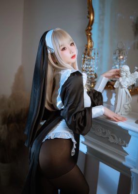 白嫩美少女鬼畜瑶 – 修女