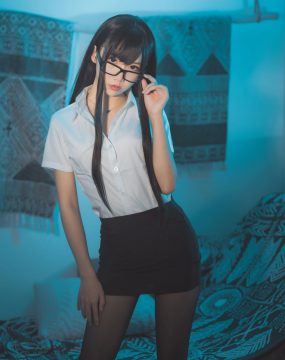 面饼仙儿 – 黑丝OL