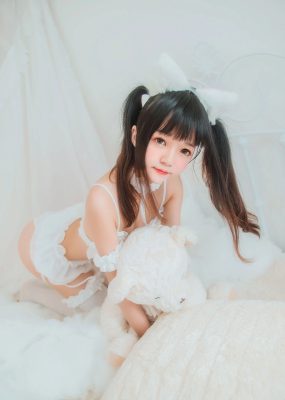 桜桃喵《白猫》