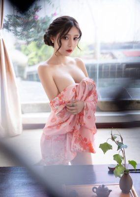 语画界 VOL.754 王馨瑶yanni 云南旅拍蕾丝写真