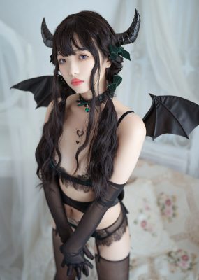 网红少女 雯妹 – 魅魔 Proud devil