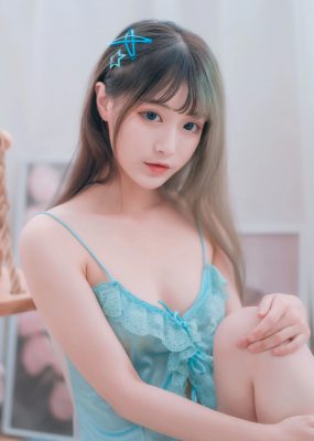 网红COS 铁板烧鬼舞w – 露背