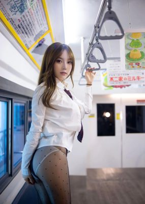 秀人网 No.5899 豆瓣酱 黑丝美臀