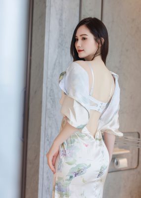 爱蜜社 VOL.745 SISY思 长裙美腿
