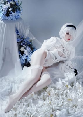 半半子 – Automataヨルハ二号B型 白いドレス
