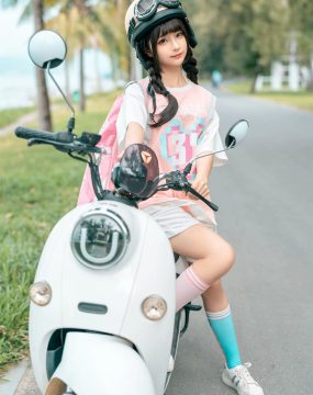 网红COS 蠢沫沫 – 小电车