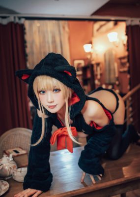 网红COS 阿包也是兔娘 – 小猫咪能有什么坏心眼呢