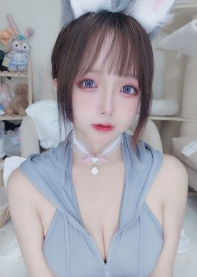 Cosplay日奈娇 – 兔兔卫衣