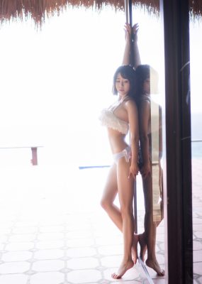 兜豆靓Youlina《室外清新，室内性感特写》 秀人网网 NO.814