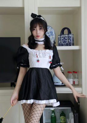 秀人网 No.7217 玥儿玥er 黑白拼色女仆杭州旅拍
