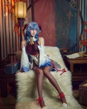 网红COS 阿包也是兔娘 – 舰长 原神甘雨