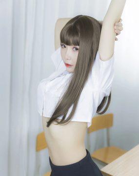 二次元妹子抱走莫子aa 等你下课