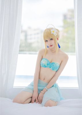 网红COS 封疆疆v – 阿尔托莉雅・潘德拉贡 泳装