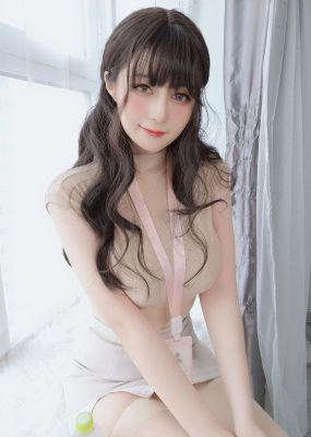 Coser小姐姐白银 – 水を飲みますか、先輩
