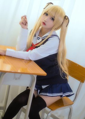 白嫩美少女鬼畜瑶 校服