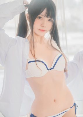 桜桃喵 《白衬衫双马尾》