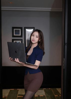 秀人网 No.7417 杏子Yada 连体衣性感写真