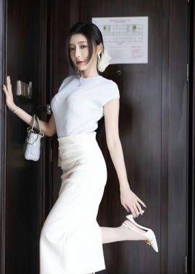 XIAOYU 语画界 Vol.1059 王馨瑶yanni 淡粉色内衣性感写真